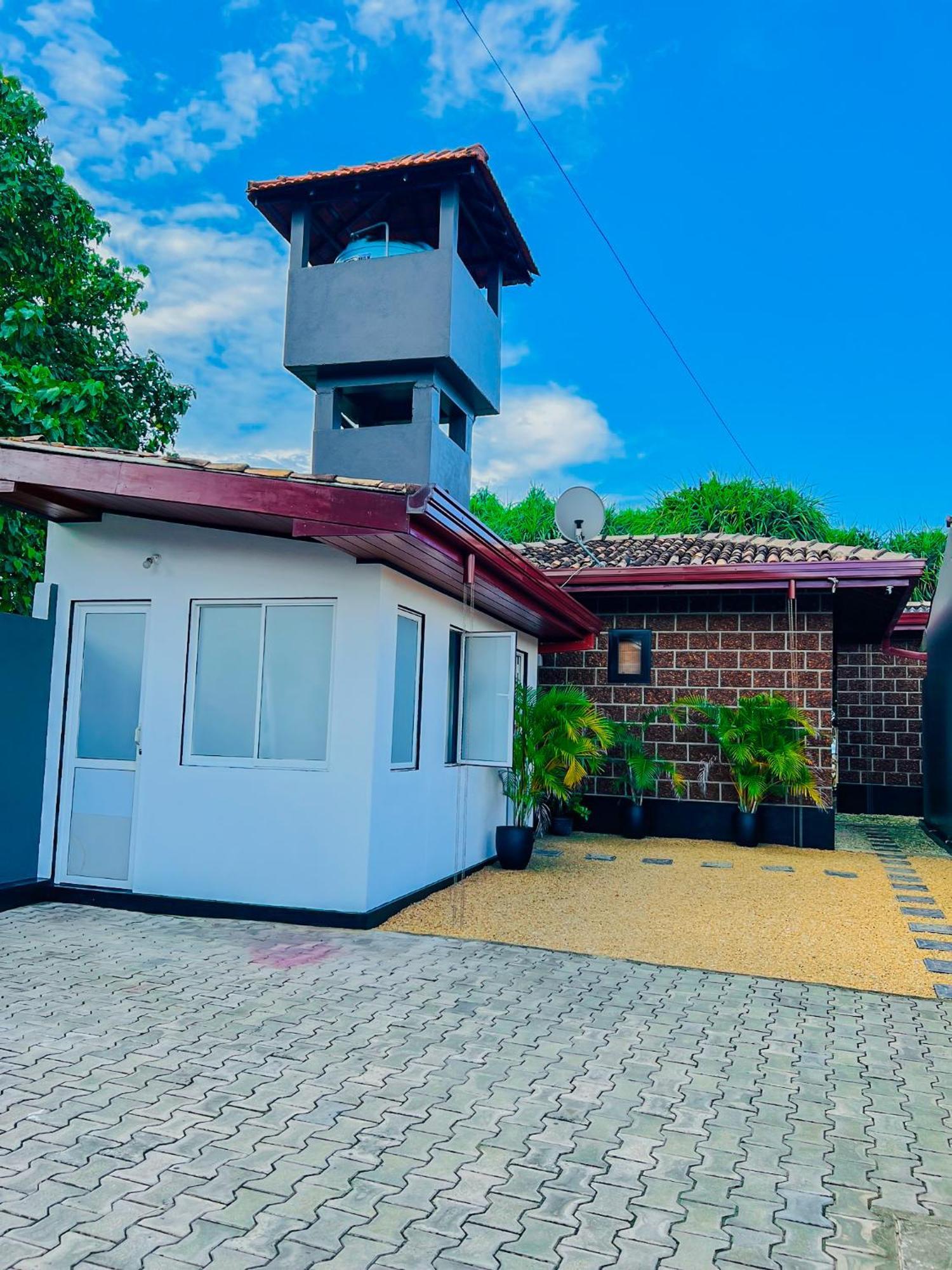 Sea Shell Villa Hikkaduwa 2 Separate Cabanas Ocean Front Villa エクステリア 写真
