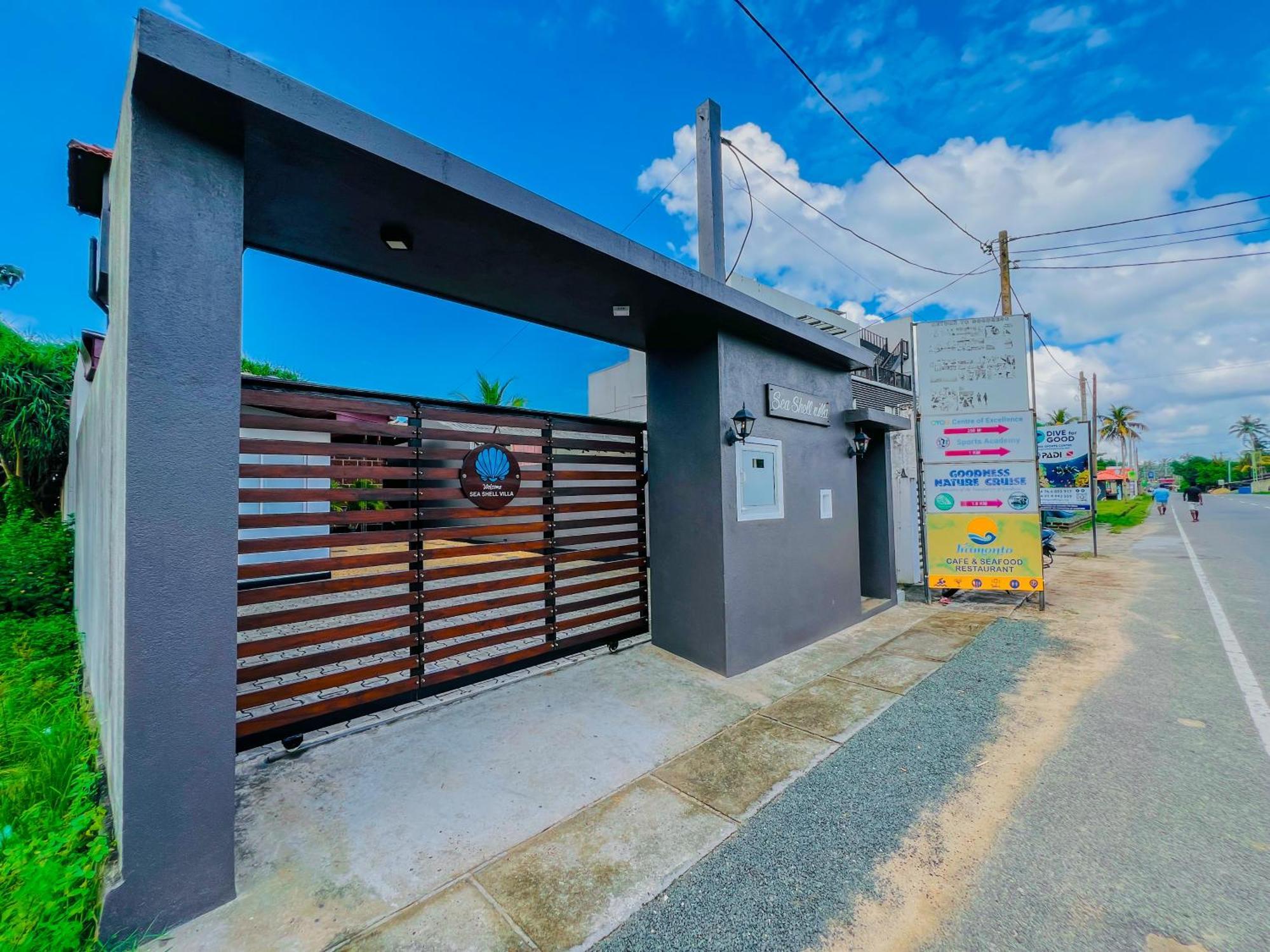 Sea Shell Villa Hikkaduwa 2 Separate Cabanas Ocean Front Villa エクステリア 写真